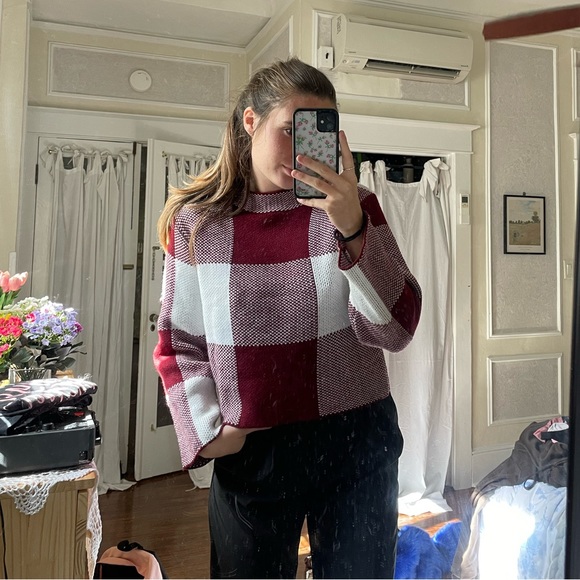 SHEIN sweater - Picture 2 of 3